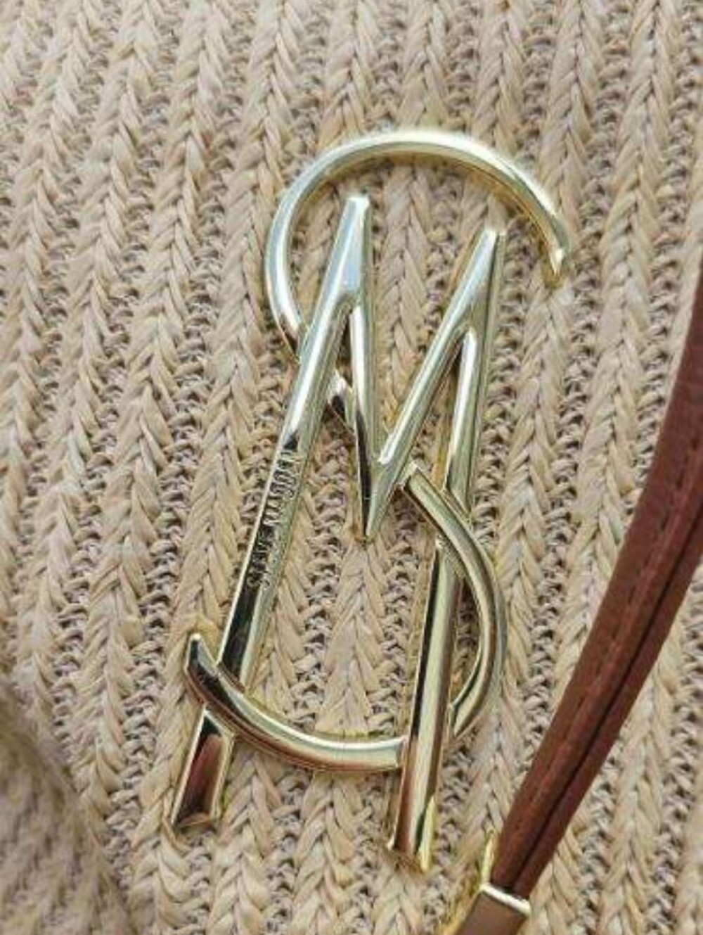 Steve Madden Tan & Cream Raffia Crossbody Bucket Bag with Logo Strap - Picture 4 of 6